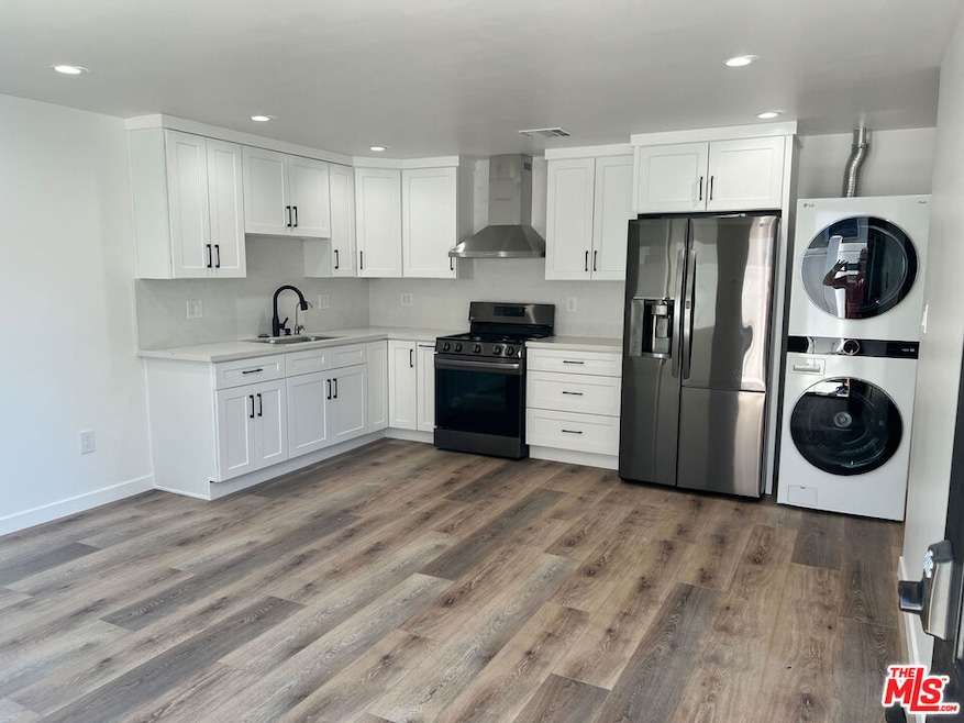 7718 N Glenoaks Blvd, Burbank, CA 91504 - photo 1