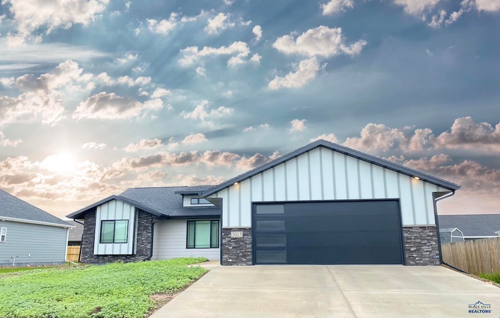 Home listed is a 3 stall garage-picture shown is a