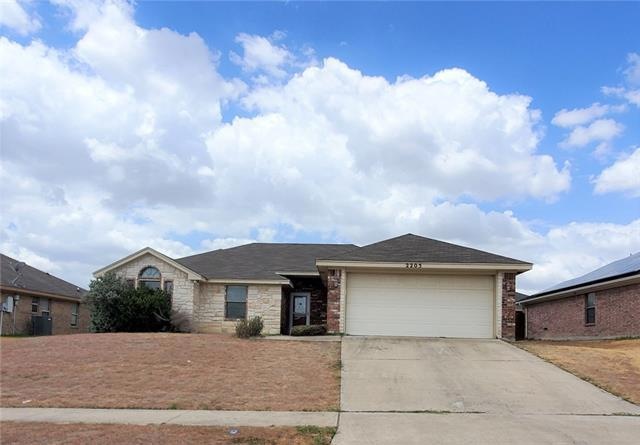 2205 Gail Dr, Copperas Cove, TX 76522 - photo 1