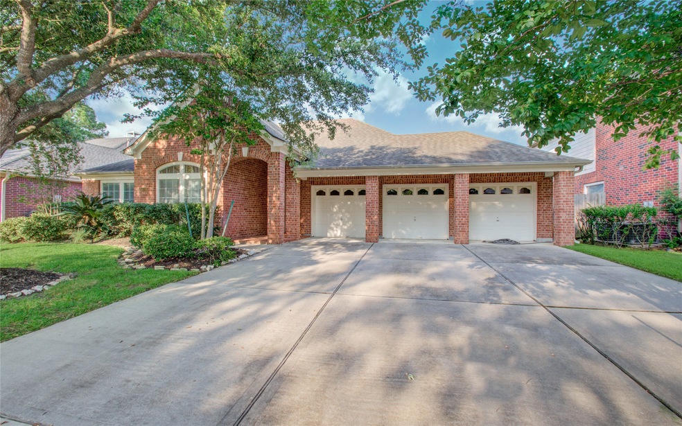 16026 Ashvale Dr, Tomball, TX 77377 - photo 1
