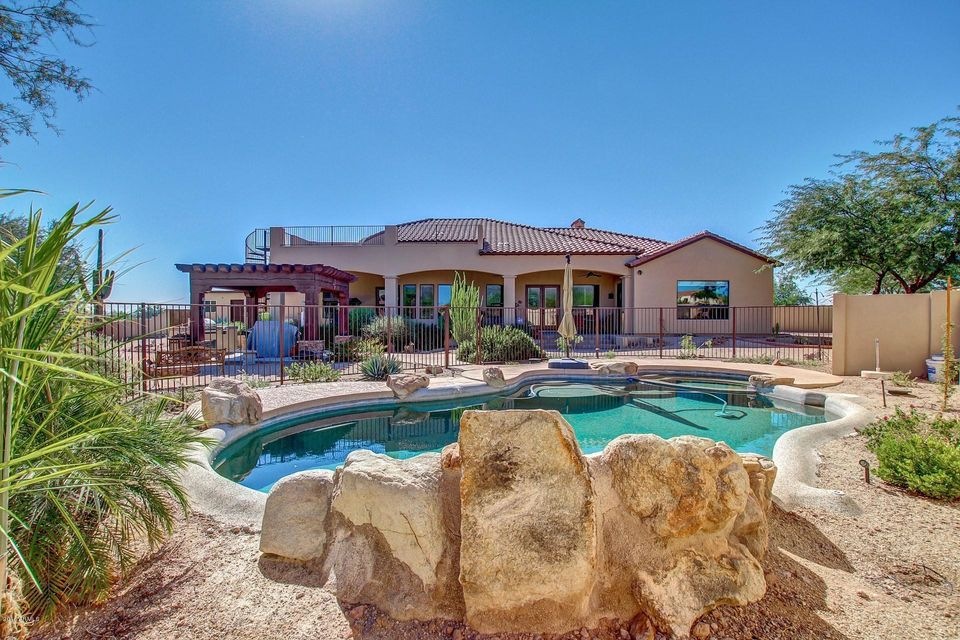 Sensational Back Yard Rtreat