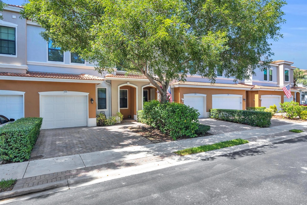 5018 S Astor Cir, Delray Beach, FL 33484 - photo 1