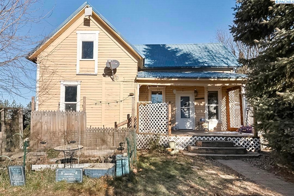 330 W Mohr St, Palouse, WA 99161 - photo 1