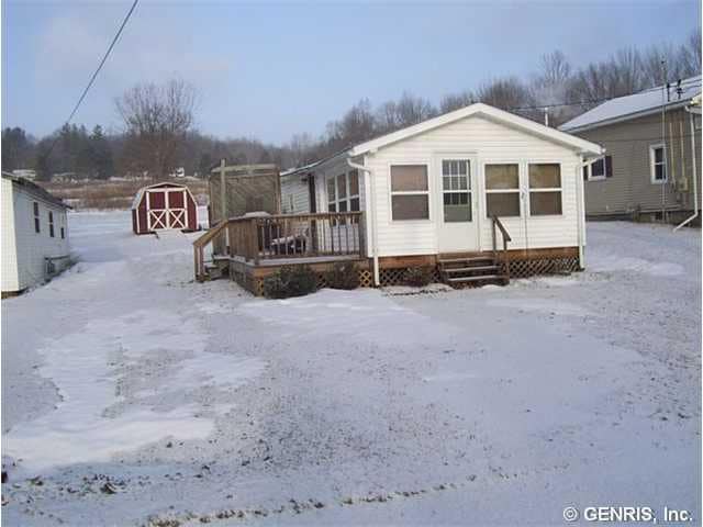 Exterior Front. Welcome to 9483 LakeShore Dr, Town