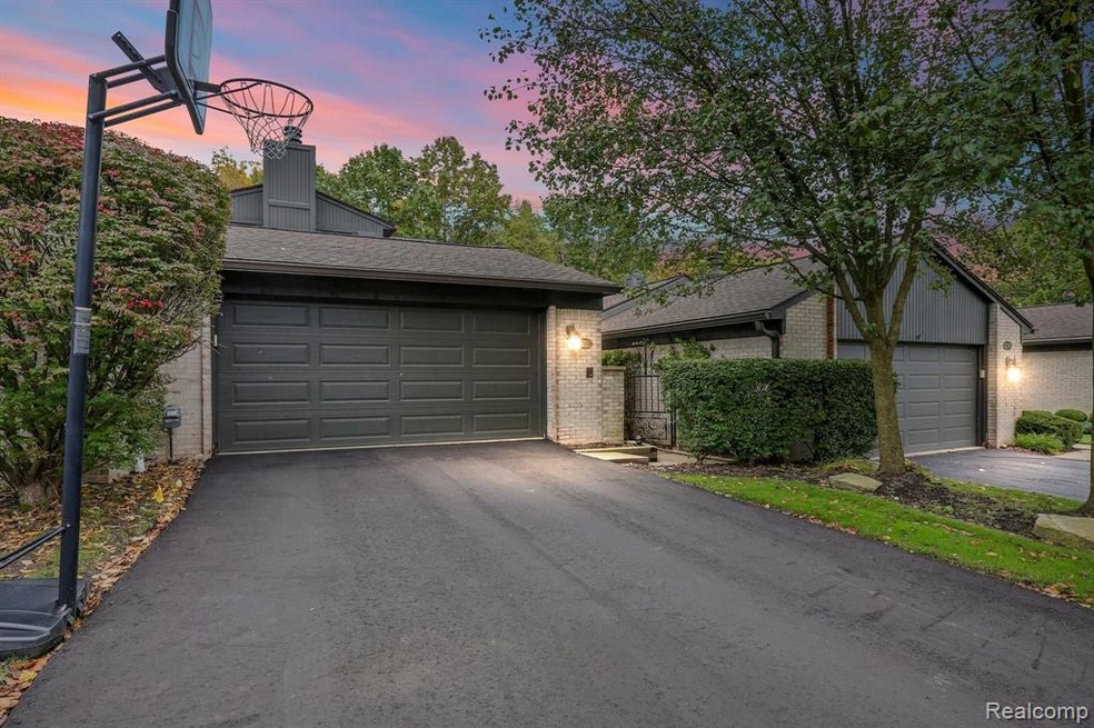 4293 Sawgrass Drive, Bloomfield ~ in Wabeek Fairwa