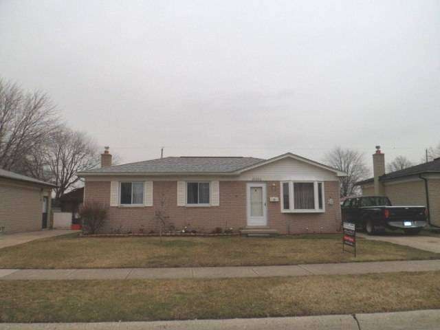 27286 Perry St, Roseville, MI 48066 - photo 1