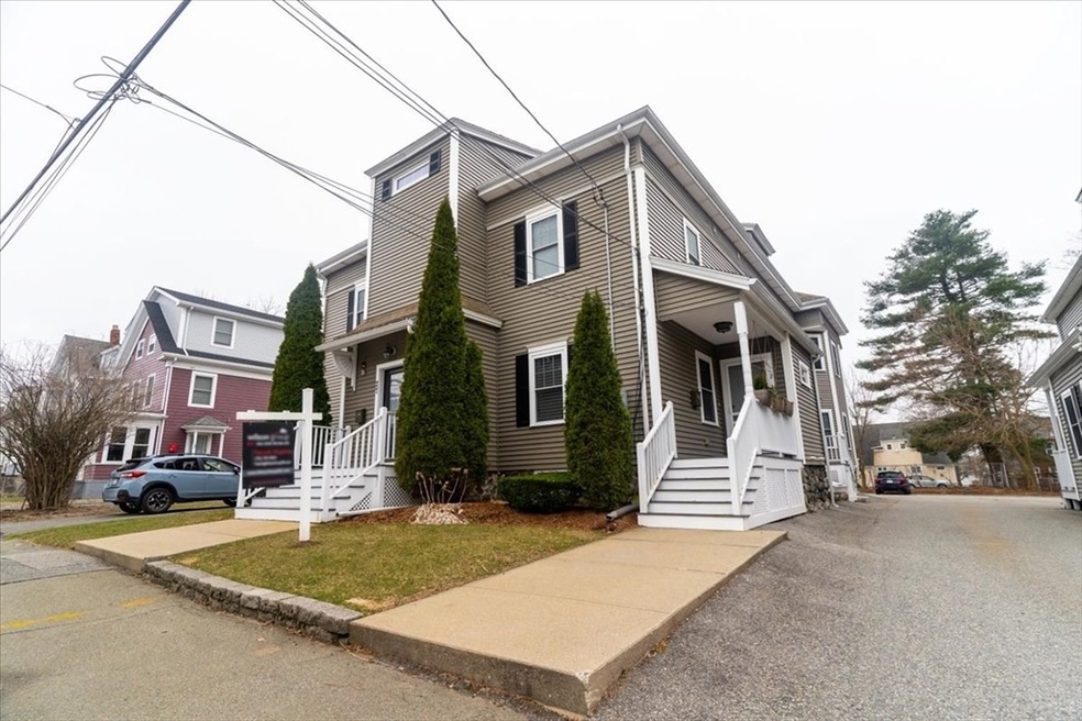 27 Robbins St unit 3, Waltham, MA 02453 - photo 1