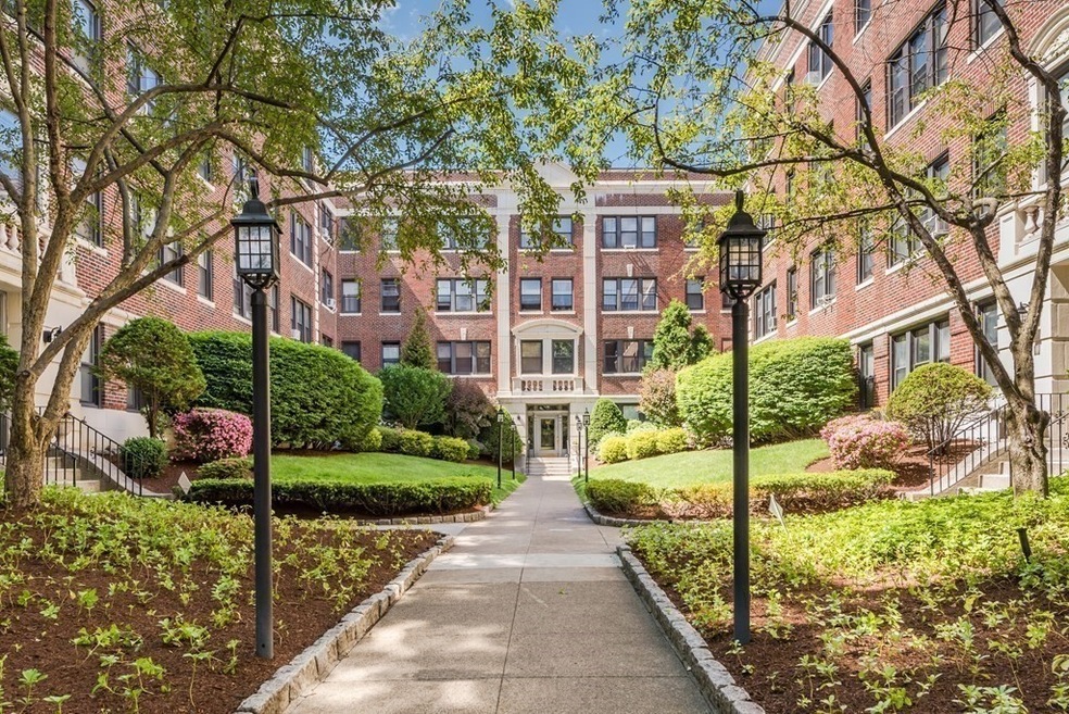 141 Englewood Ave unit 43, Brighton, MA 02135 - photo 1