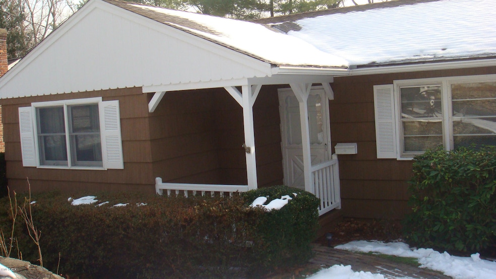 8 Riverview Ct, Greenwich, CT 06831 - photo 1