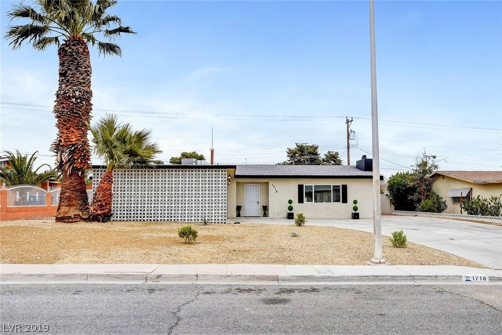 1718 Golden Arrow Dr, Las Vegas, NV 89169 - photo 1