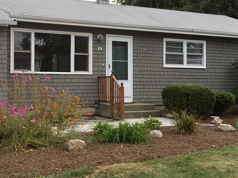 10 Squantum Dr, Middletown, RI 02842 - photo 1