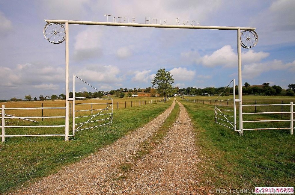 Rt 3 Box 359 Oklahoma Rd, Henryetta, OK 74437 - photo 1