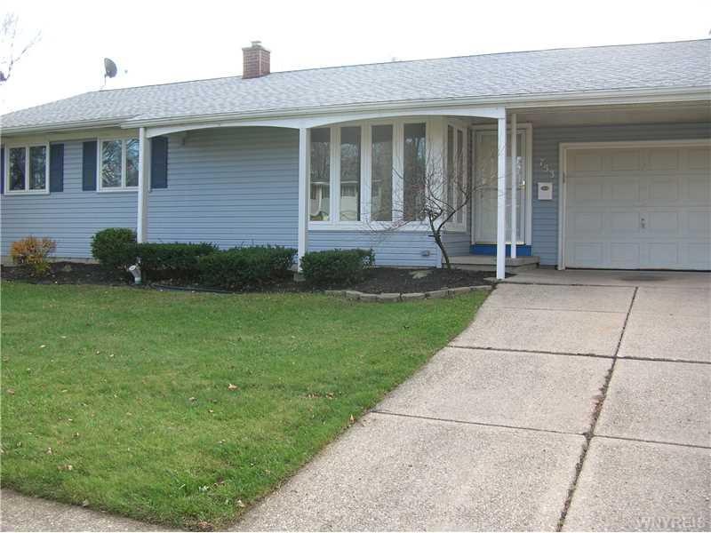 753 Deerfield Dr, North Tonawanda, NY 14120 - photo 1