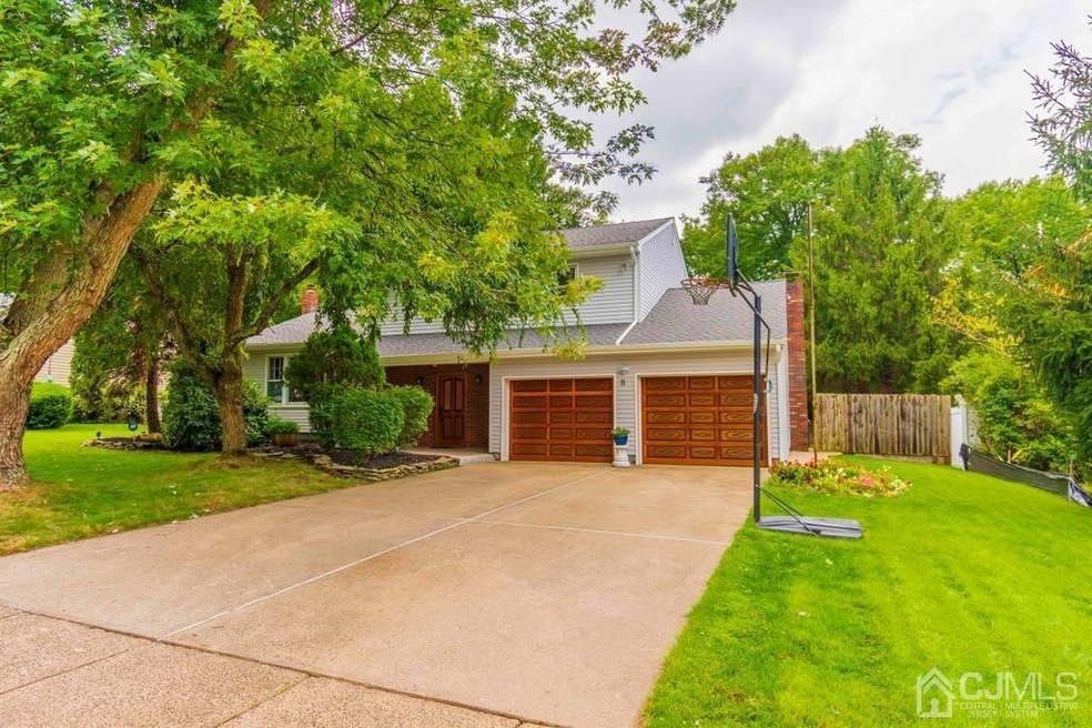 FRONT IMAGE OF PROPERTY WITH BEAUTIFUL WOOD DOUBLE