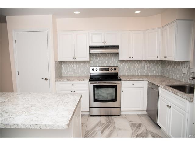 14 Eagle Rock Hill unit 14, Bethel, CT 06801 - photo 1