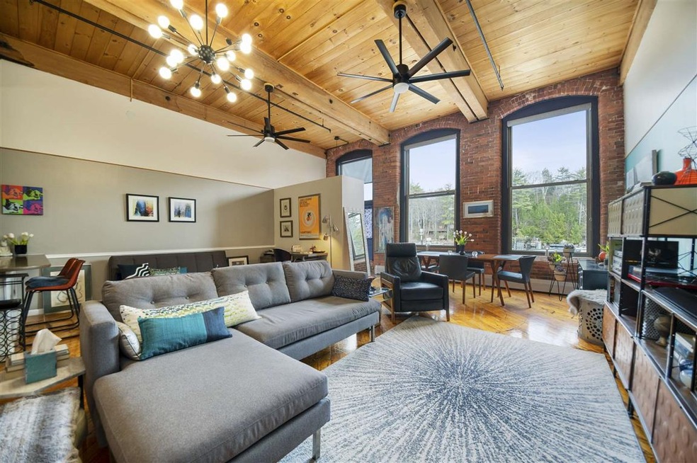 Rivermoor Landing unit 13, Newmarket, NH 03857 - photo 1