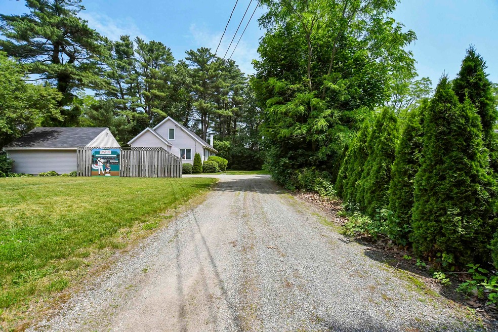 40 Dearborne Ave, Seabrook, NH 03874 - photo 1