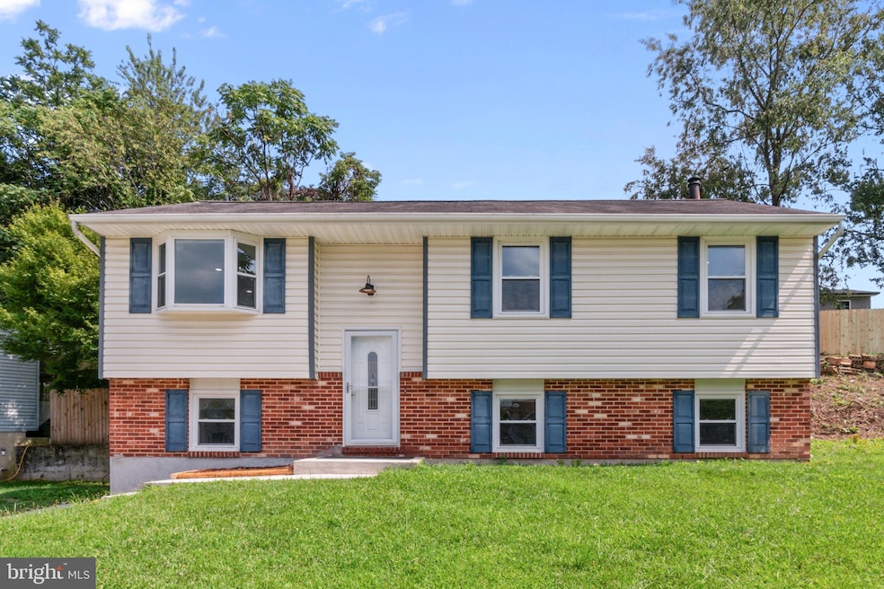 415 Grove Ridge Ct, Linthicum Heights, MD 21090 - photo 1