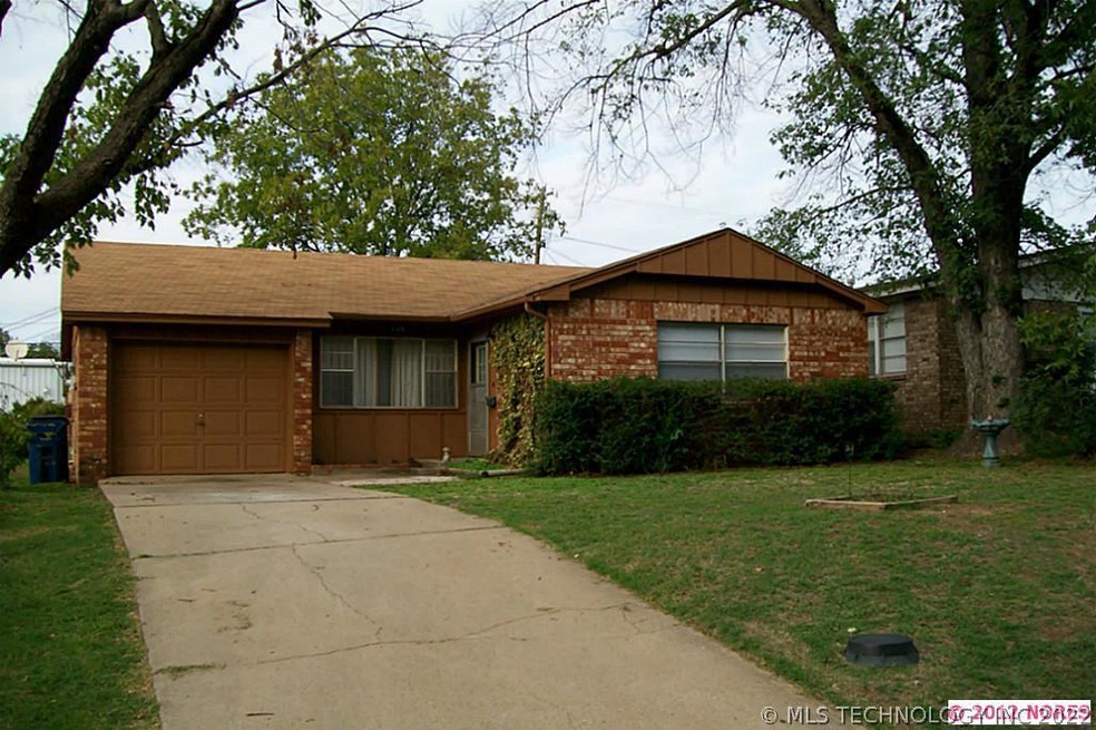 Nice 3 BR/2 bath brick home - close to downtown