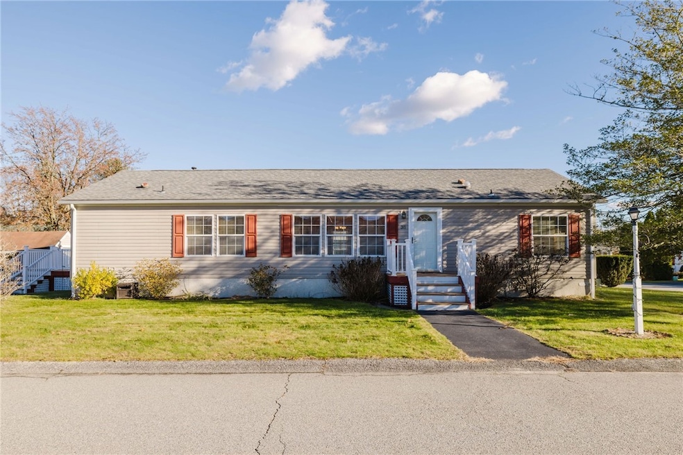 38 Hummingbird Ln, Tiverton, RI 02878 - photo 1