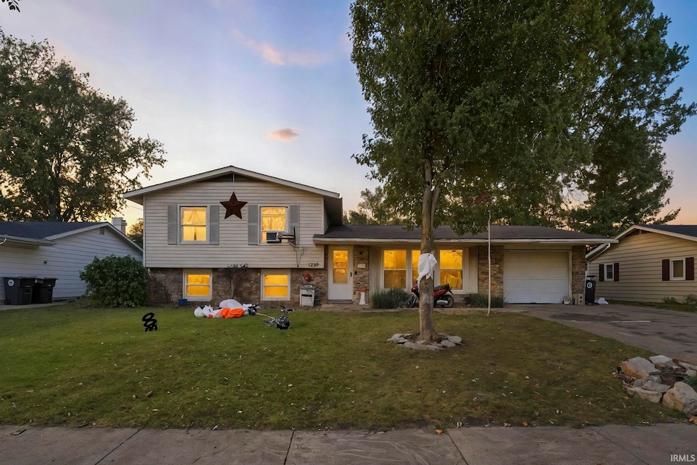 1922 Legoma Dr, Fort Wayne, IN 46819 - photo 1