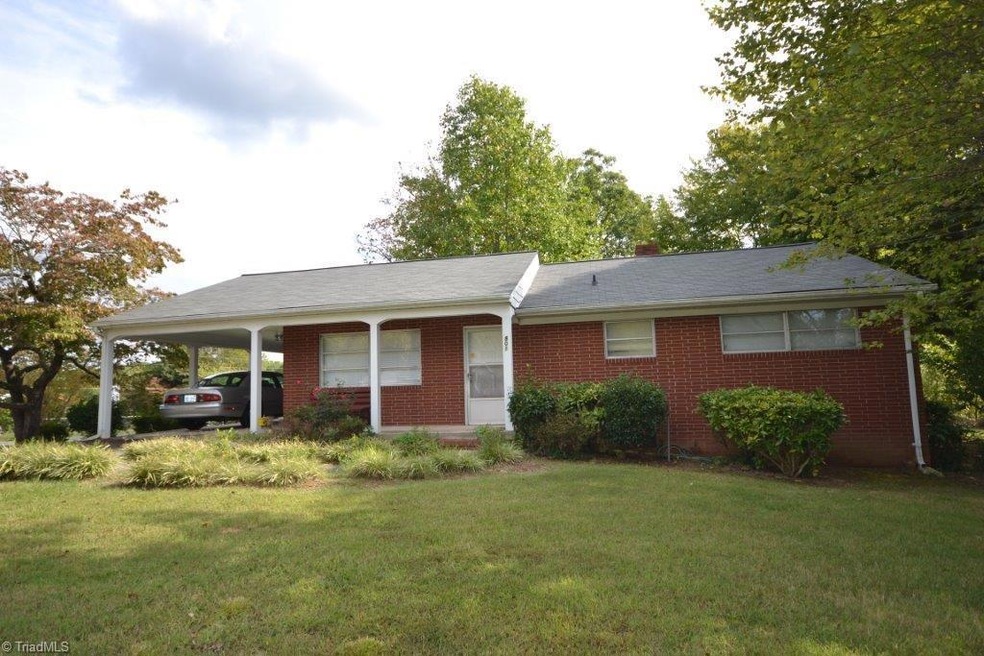 801 Sherwood Rd, Asheboro, NC 27205 - photo 1