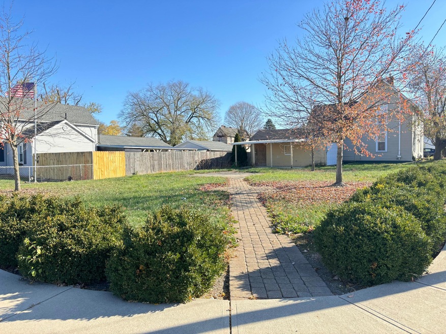 972 S Pickaway St, Circleville, OH 43113 - photo 1