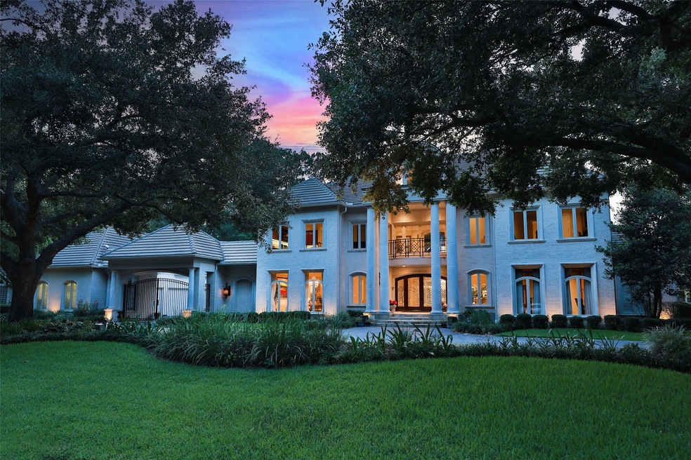 This stunning six bedroom estate is nestled on a gorgeous 1.25 acre lake front with breathtaking views. Wincrest Falls is beautifully treed with unique custom homes surrounding a private lake.