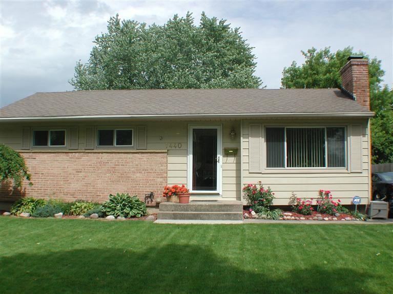 1440 Carlton Ave NE, Grand Rapids, MI 49505 - photo 1