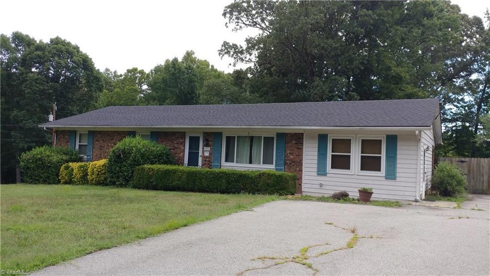 5901 Chipmunk Dr, Greensboro, NC 27407 - photo 1