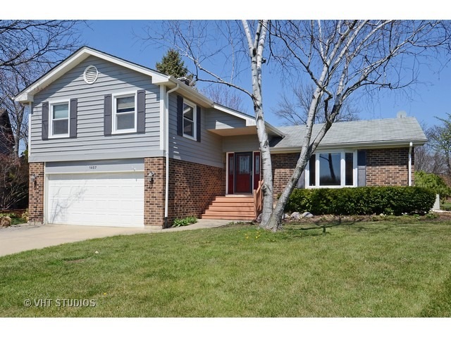1457 Huntleigh Ct, Wheaton, IL 60189 - photo 1