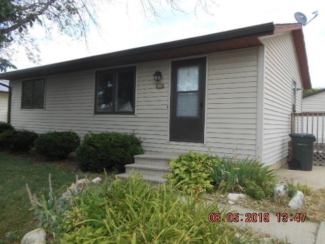 1117 Heartland Hills Dr, Waterloo, IA 50701 - photo 1