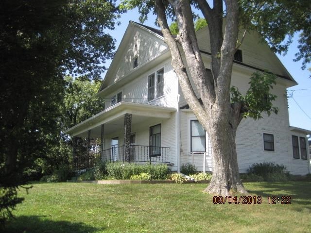 176 S Main St, Potosi, WI 53820 - photo 1