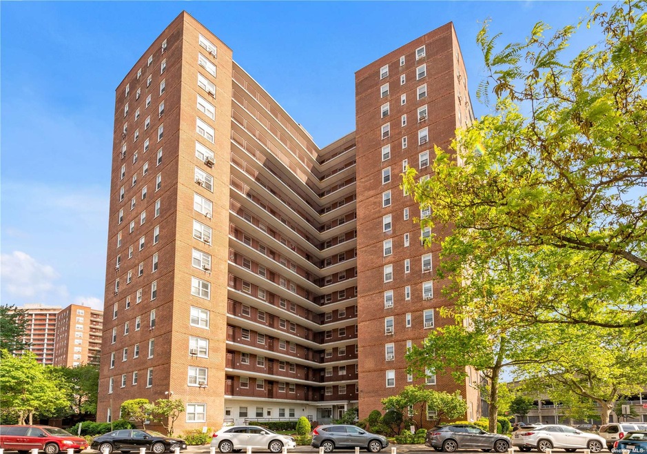 9710 62nd Dr unit 9E, Rego Park, NY 11374 - photo 1