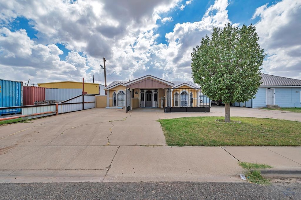 2005 W 9th St, Odessa, TX 79763 - photo 1