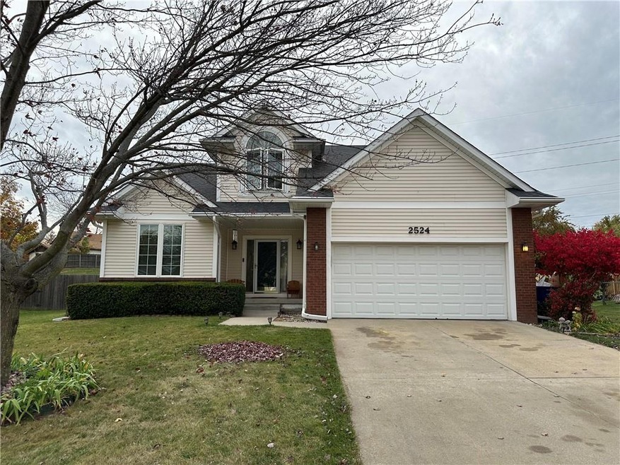 2524 E Marion St, Des Moines, IA 50320 - photo 1