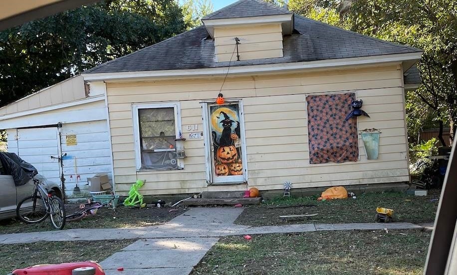 611 E 14th Ave, Winfield, KS 67156 - photo 1