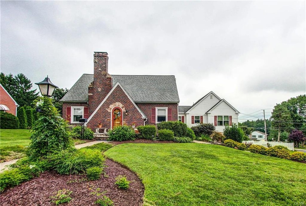 304 E Church St, Sellersville, PA 18960 - photo 1