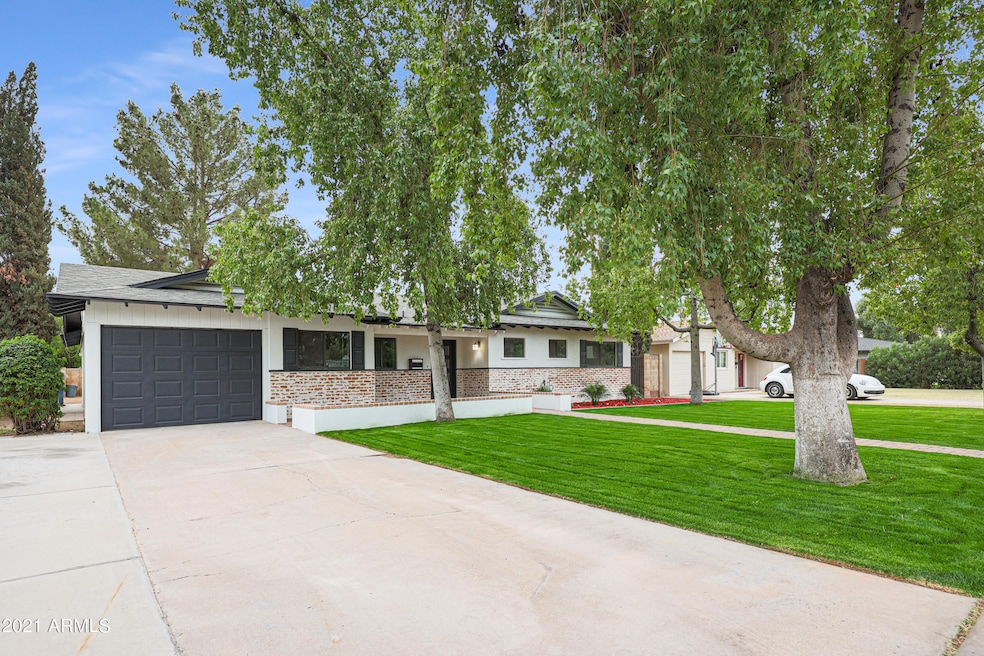 5327 E Avalon Dr, Phoenix, AZ 85018 - photo 1