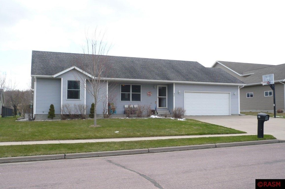 37 Cedar Dr, New Ulm, MN 56073 - photo 1