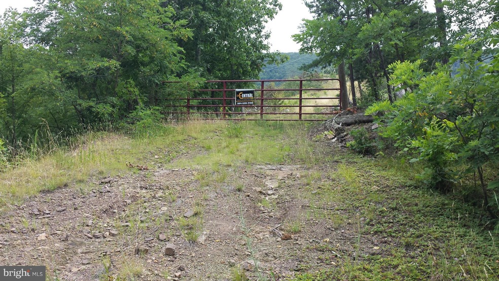 289 Ridgeview, Moorefield, WV 26836 - photo 1