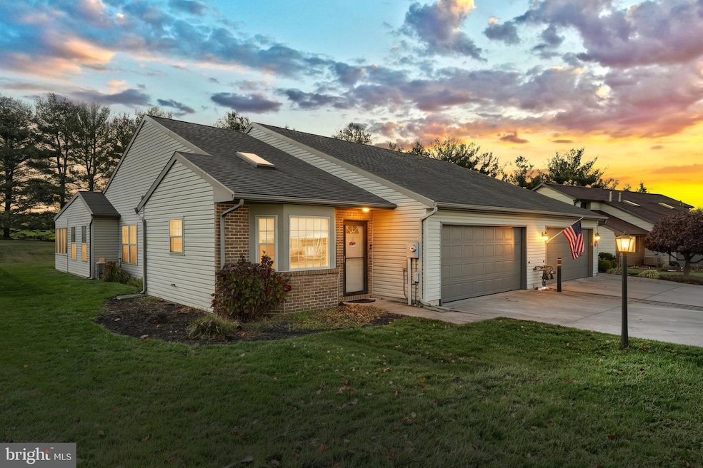 1110 Roosevelt Ct, Hanover, PA 17331 - photo 1