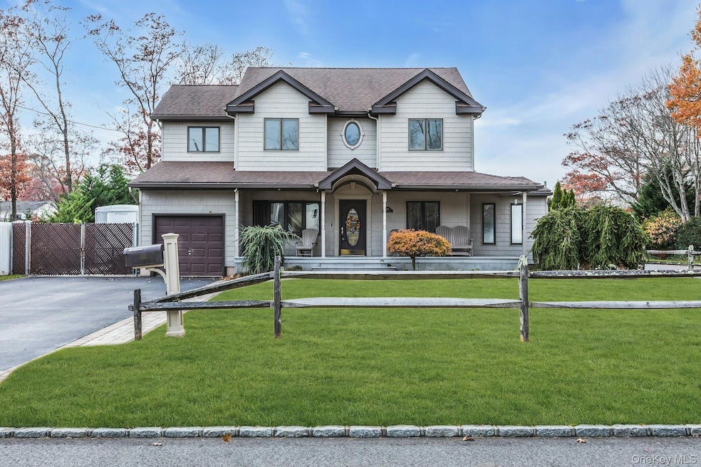 94 Pequot Ln, East Islip, NY 11730 - photo 1