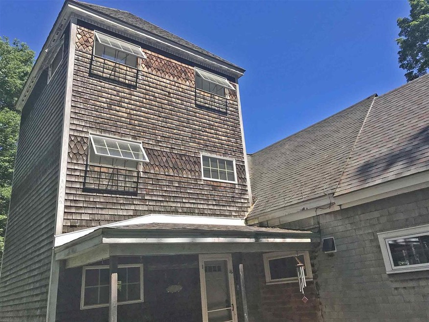 210 S Pine Banks Rd, Putney, VT 05346 - photo 1