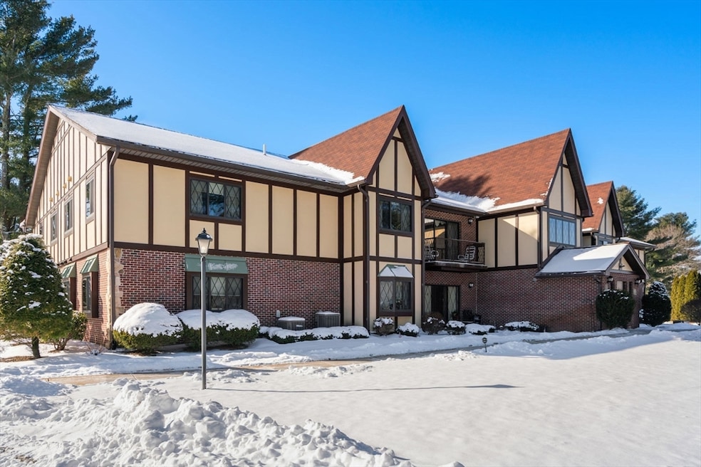 7 Rainbow Pond Dr unit 6, Walpole, MA 02081 - photo 1