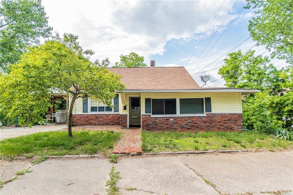 245 Sayles St, Woonsocket, RI 02895 - photo 1