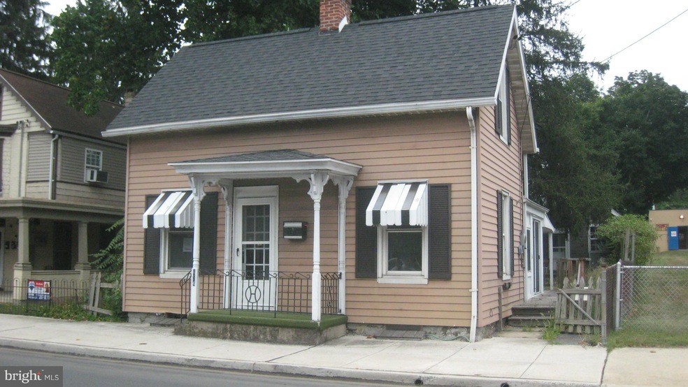 454 S 2nd St, Chambersburg, PA 17201 - photo 1