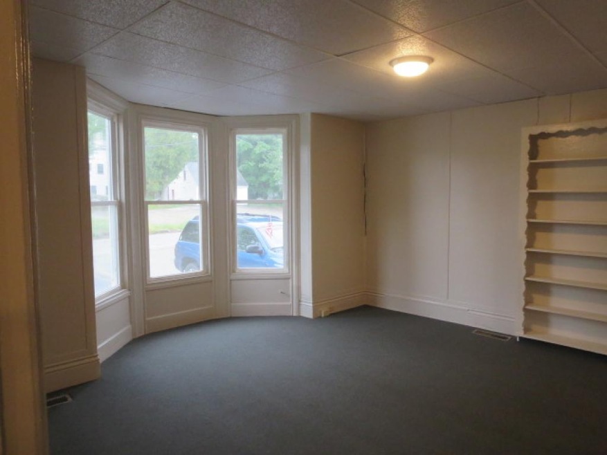 17 Elm St unit 1, Northfield, NH 03276 - photo 1