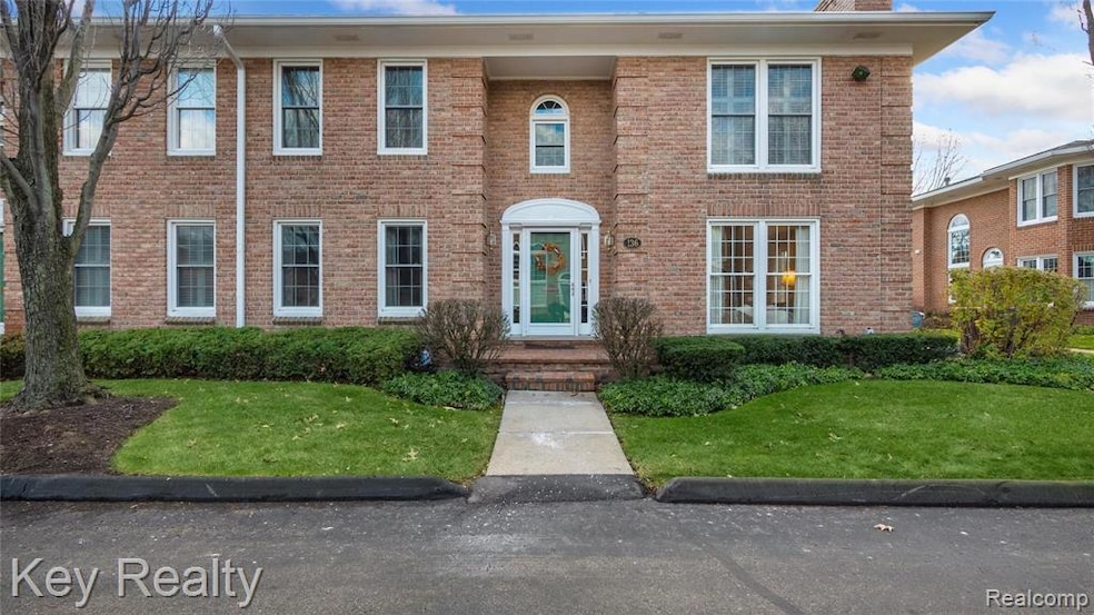 001-01 136-windwood-pointe-st-clair-shores-mi-4808