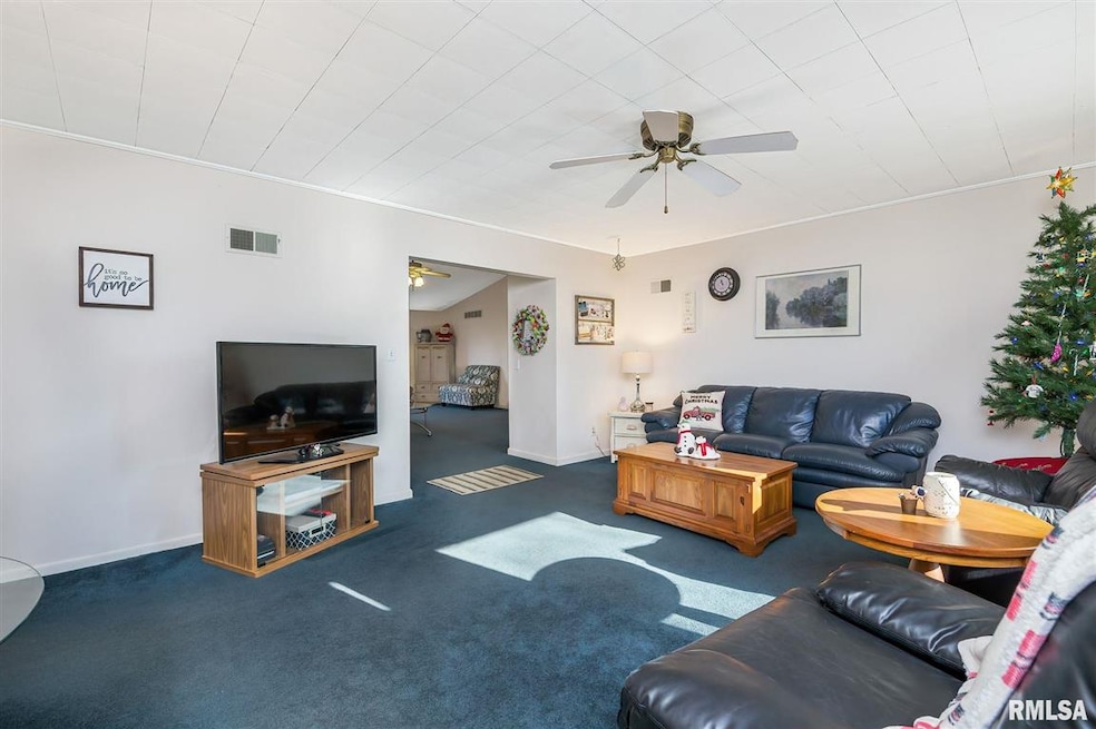 4201 Jersey Ridge Rd, Davenport, IA 52807 - photo 1